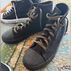 Black Men’s High Top Lugz.